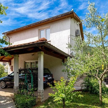 Nice Apartment In Rukavac With Kitchen Exteriör bild