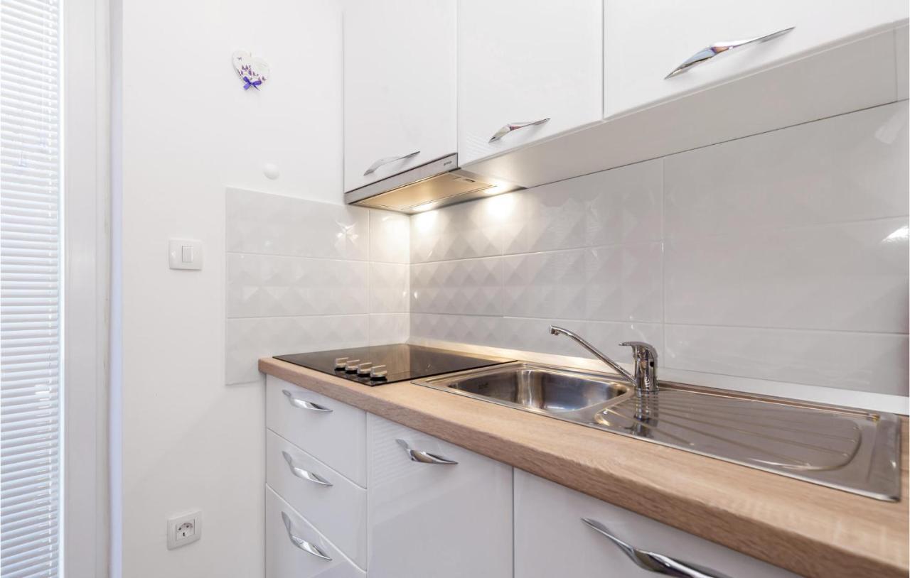 Nice Apartment In Rukavac With Kitchen Exteriör bild